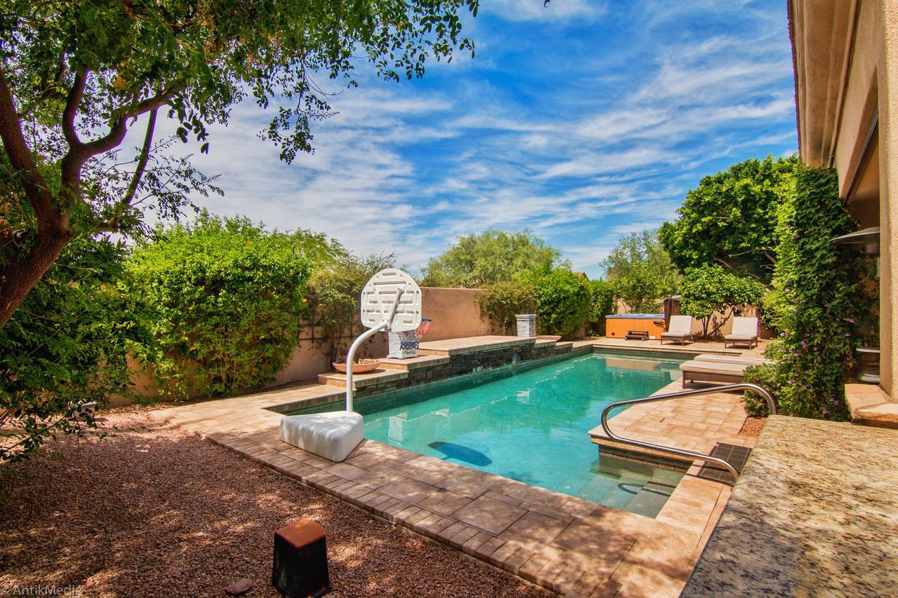 Lots Of Bedrooms And Lots Of Sunshine With Pool Scottsdale Exterior photo